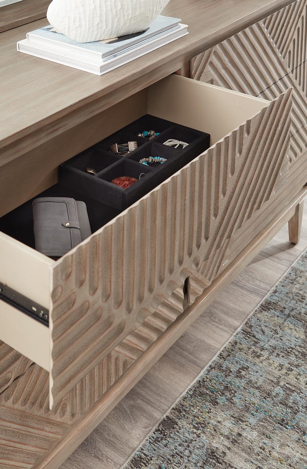 VANOWEN DRESSER 223053