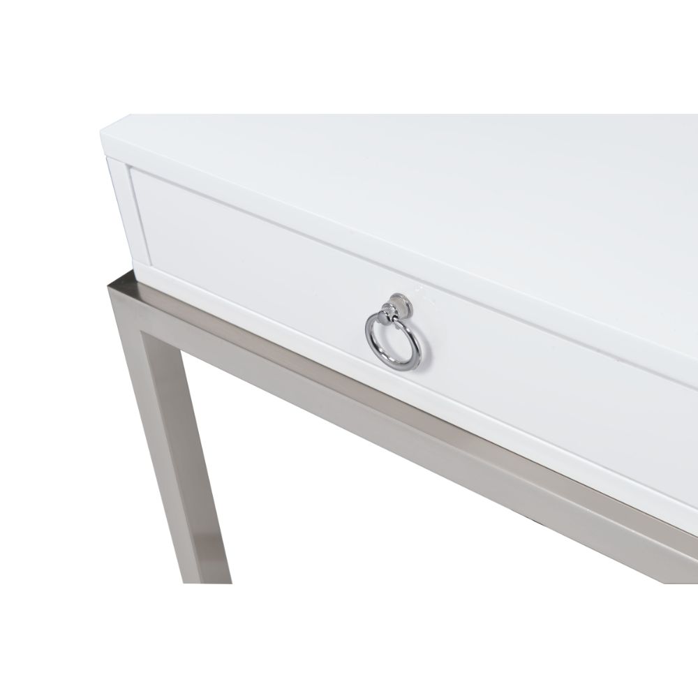 Belinut End Table