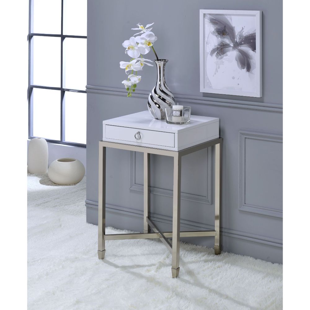 Belinut End Table