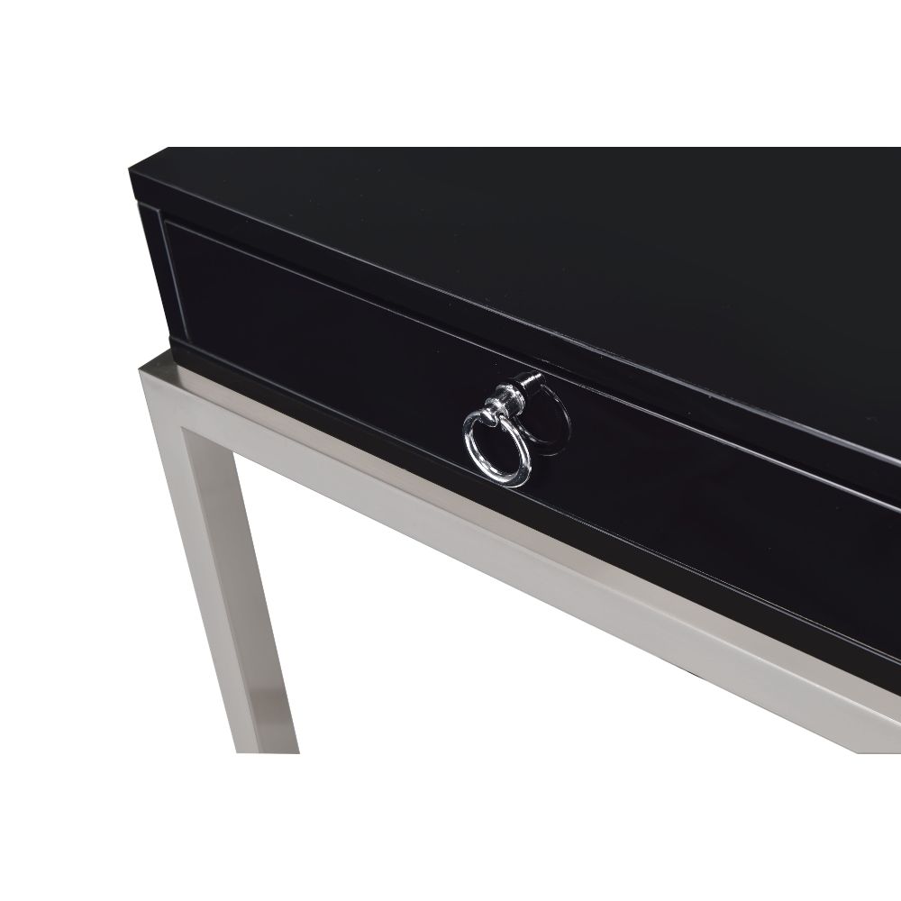 Belinut End Table