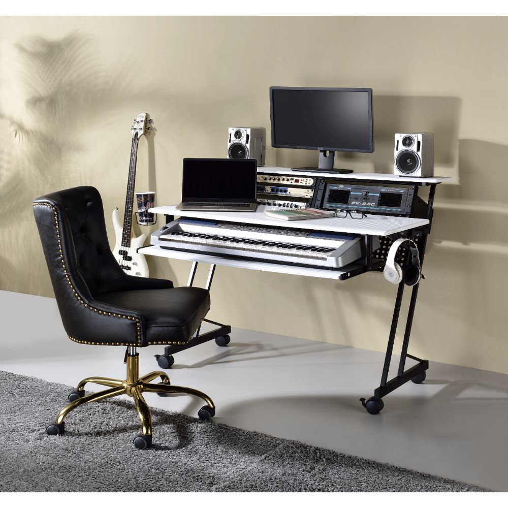 Suitor Music Desk