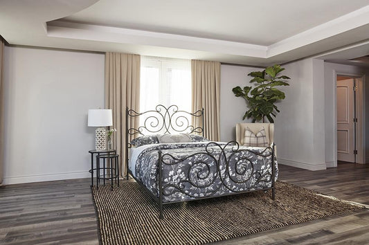 QUEEN BED 305967Q