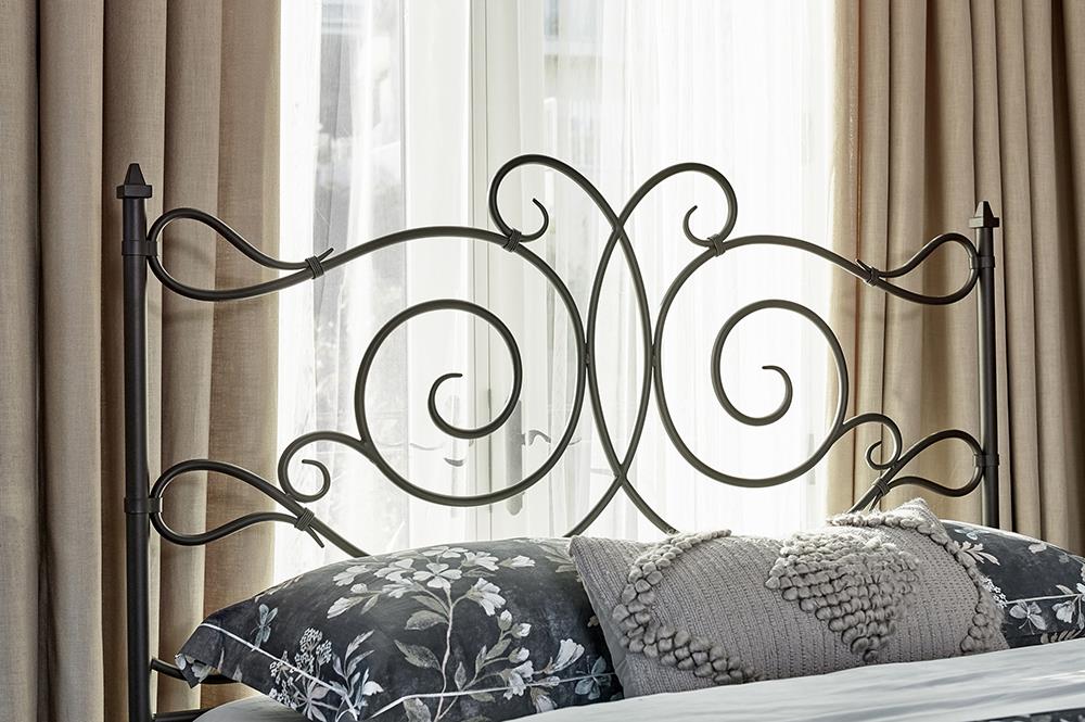 QUEEN BED 305967Q