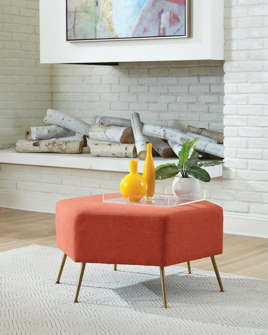 OTTOMAN 915429