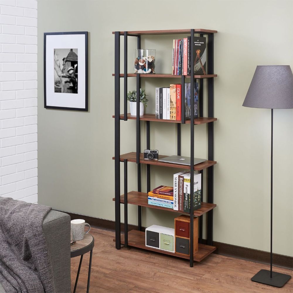 Sara Bookshelf