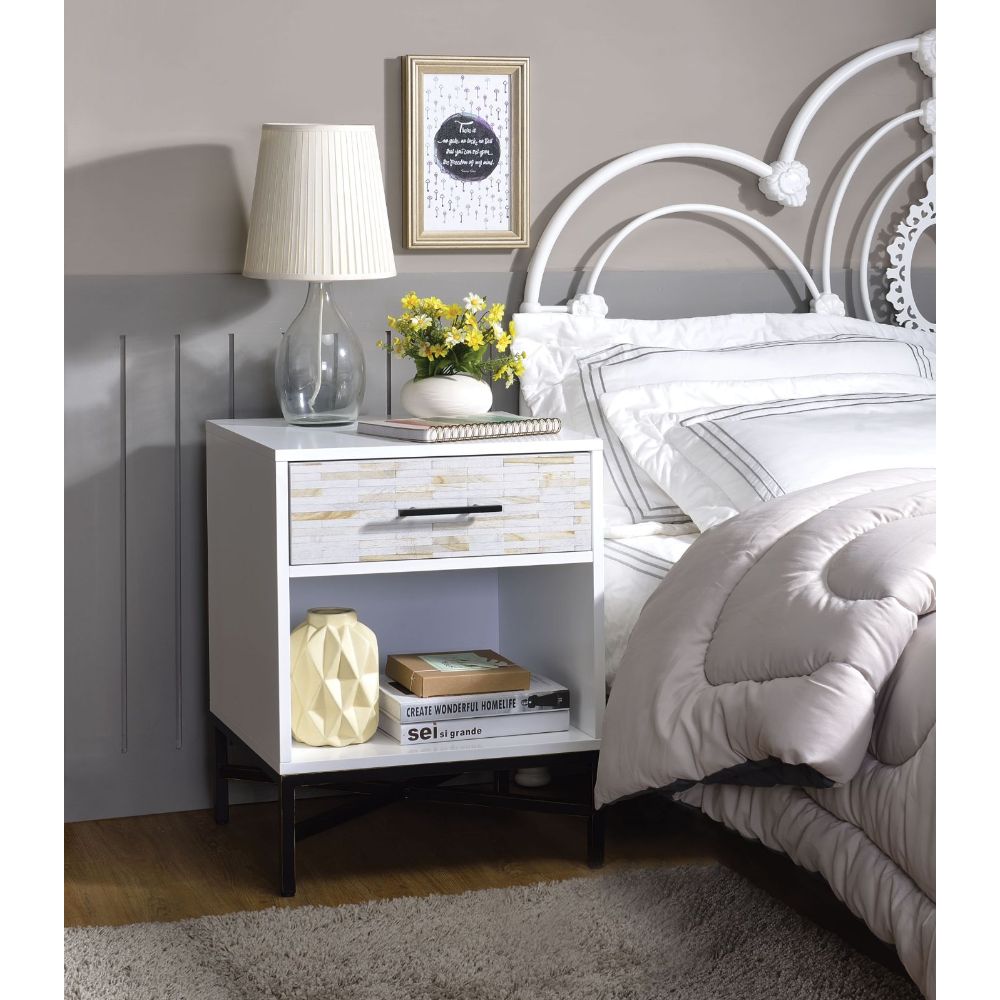Uma Accent Table