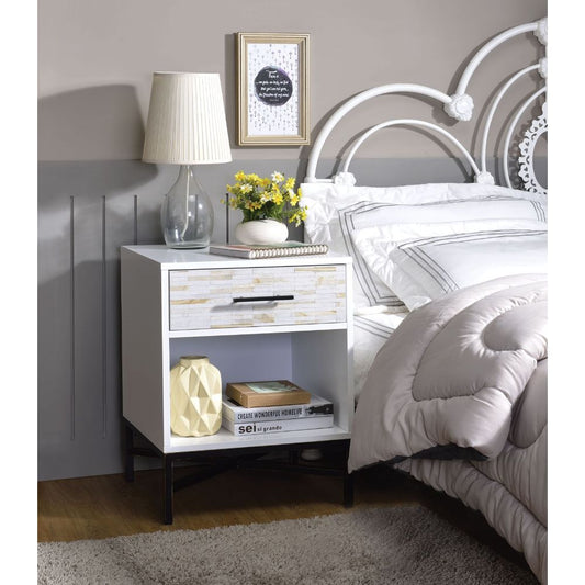 Uma Accent Table