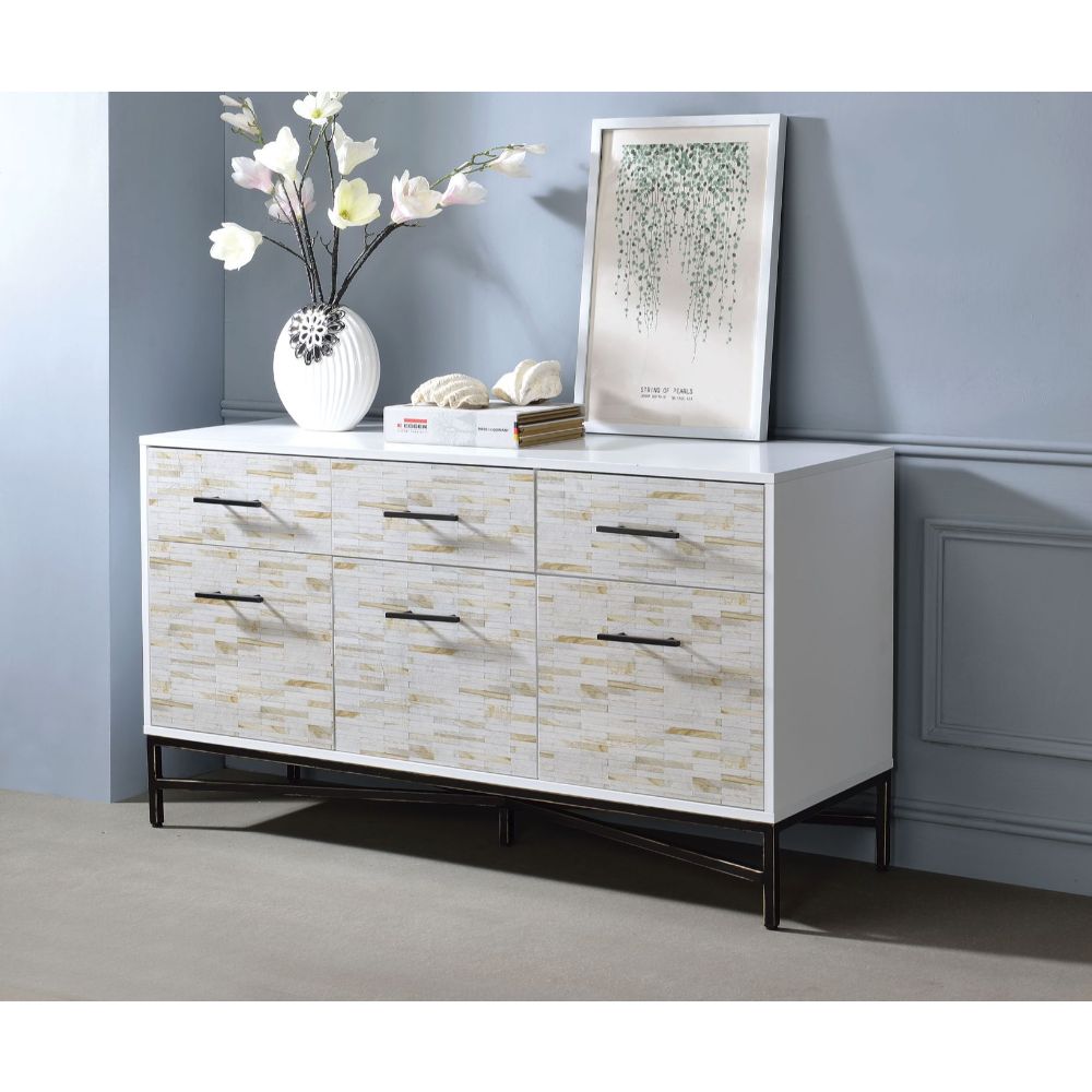 Uma Accent Table