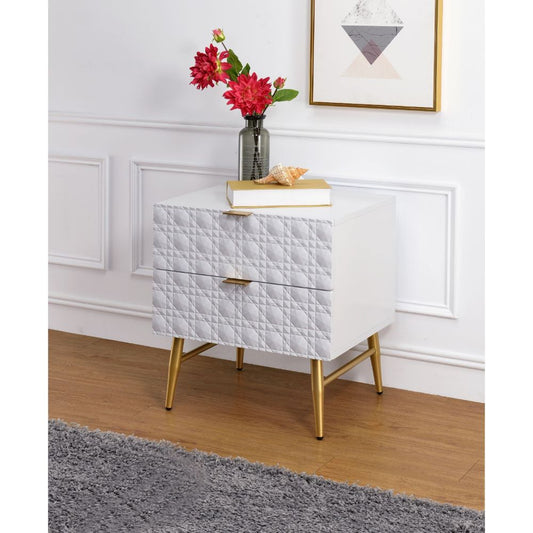 Maisey II Nightstand