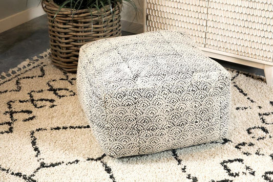 ACCENT FLOOR POUF 991008